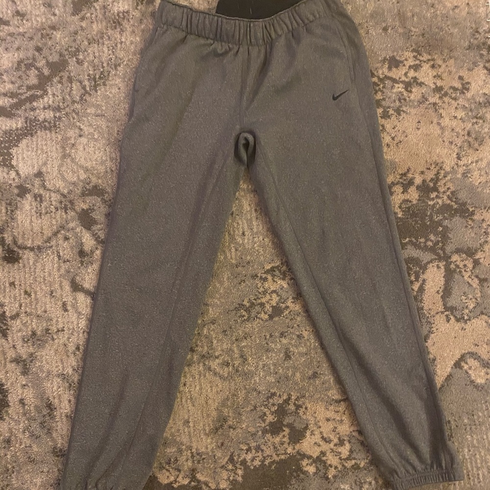 NIKE THERMA FIT SWEATS WOMEN